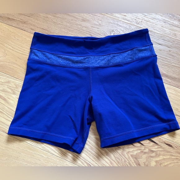 Lululemon Reversible Shorts - Picture 3 of 5